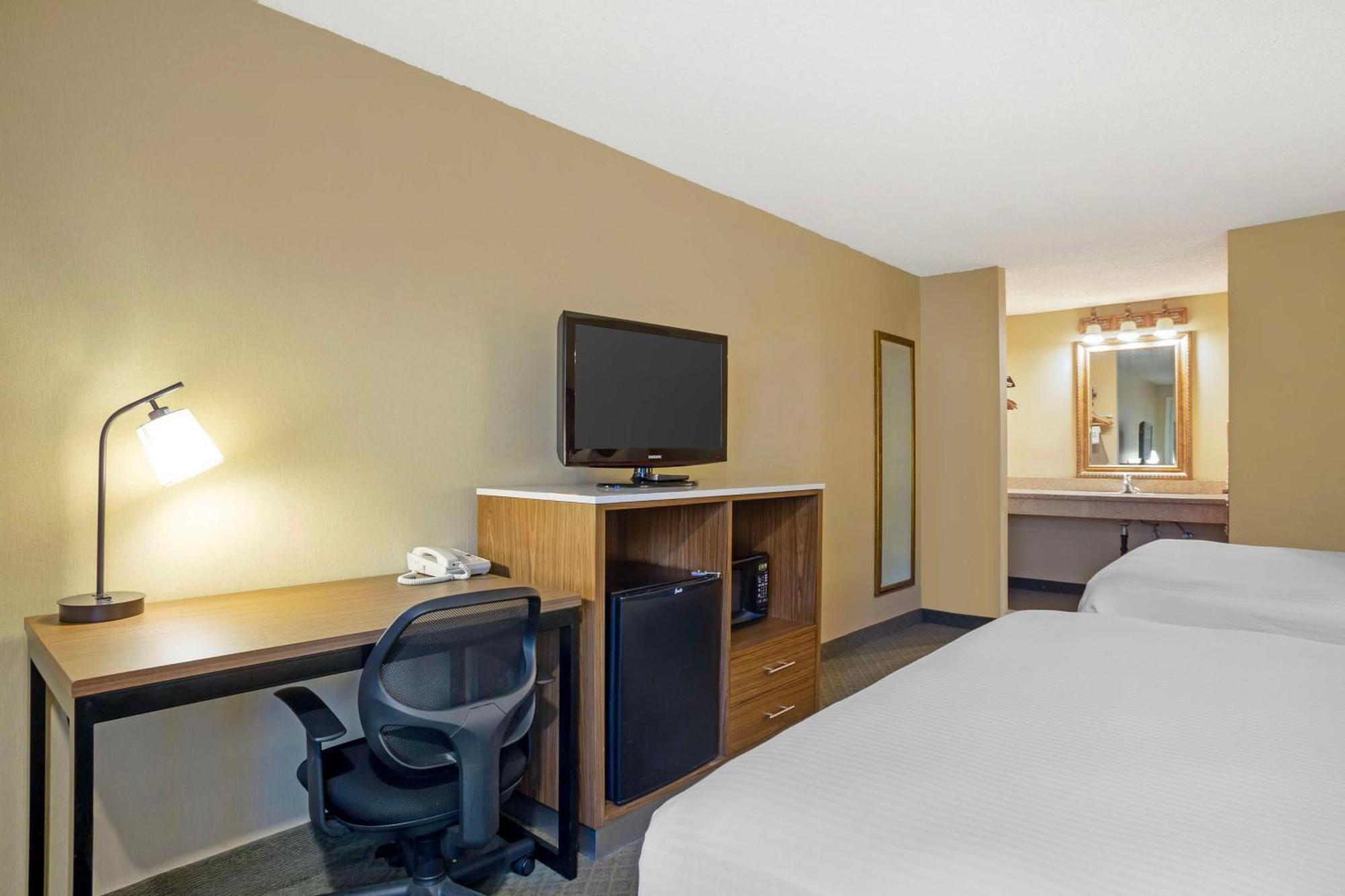 Best Western Shadow Inn Woodland Extérieur photo
